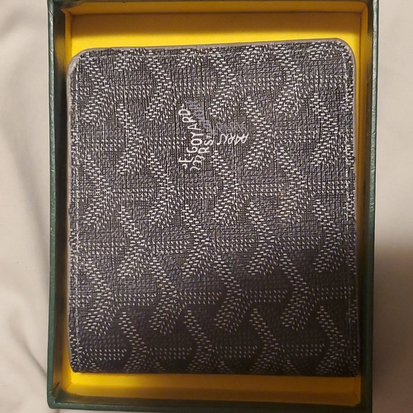 Goyard Wallet ( Grey) - Picture 3 of 3